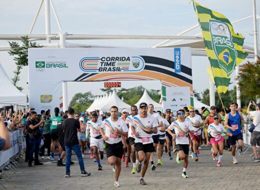 Corrida Time Brasil vira festa olímpica com ídolos do esporte e milhares de corredores no Rio